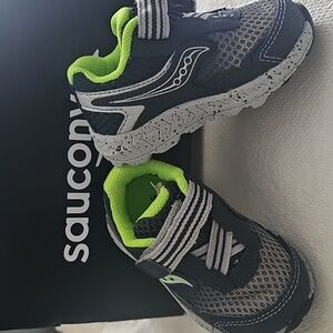 Saucony Ride 10 Jr Size 4 Xwide